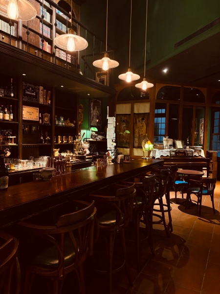 nostalgic 1900s hidden antique bar Taiwan Taipei